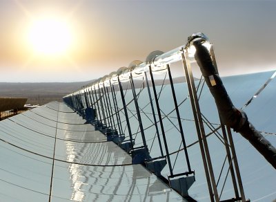 Energía solar termoeléctrica: colectores cilíndrico-parabólicos